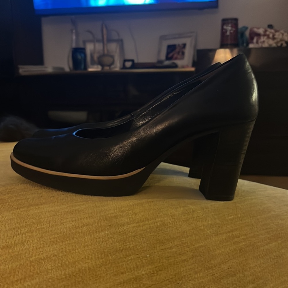 Paul Green black pump